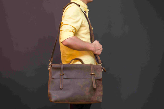 Messenger Bags for Men: A Blend of Style and Functionality