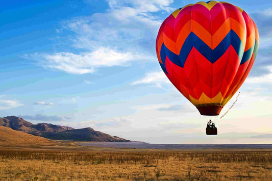 Hot Air Balloon Rides: Experiencing Tranquility and Stunning Views for Men